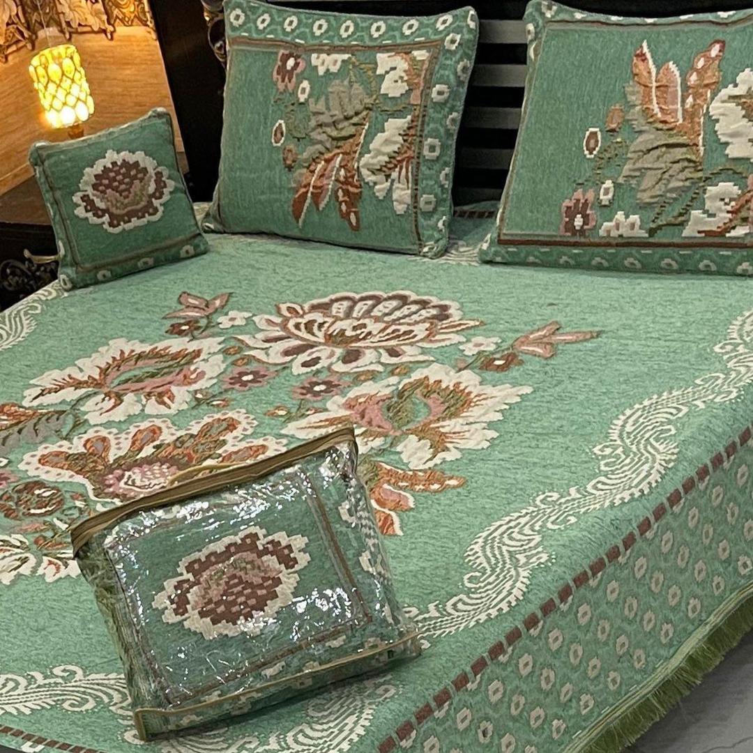 Luxurious Velvet Jacquard King Size Bedsheet Set - 4 Pcs with Embroidered Design